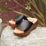 Alegria Schuhe Österreich - Alegria Schwarze Buttersandale von Triniti D2R0BH216 - Image 2