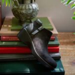 Alegria Schuhe Österreich - Alegria Sloan-Stiefel aus schwarzem Wildleder D2R0BH276 - Image 2
